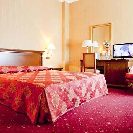 Hotel Jolly Castrovillari Oda fotoğraf